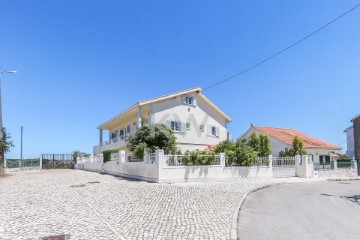 House 7 Bedrooms in Charneca de Caparica e Sobreda