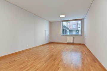 Apartment 1 Bedroom in Carnide