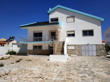 House 11 Bedrooms in Atouguia da Baleia