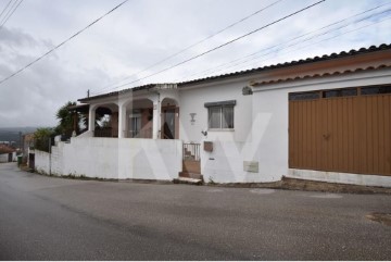 House 3 Bedrooms in Poiares (Santo André)