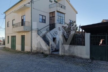 House 5 Bedrooms in Souro Pires