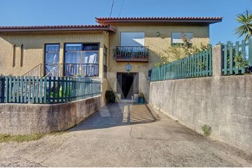 House 3 Bedrooms in Oiã