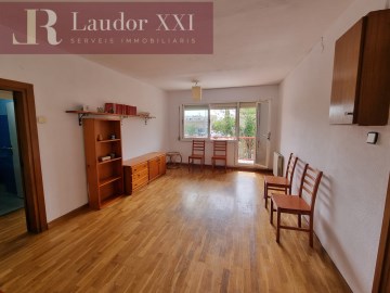 Apartment 3 Bedrooms in La Creu de Barberà - Avinguda - Eixample