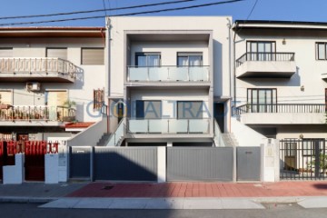 House 4 Bedrooms in Rio Tinto