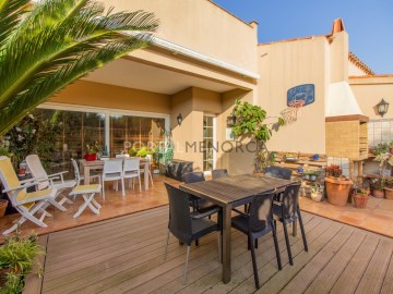 Casa con patio en venta en Sant Lluís (49)