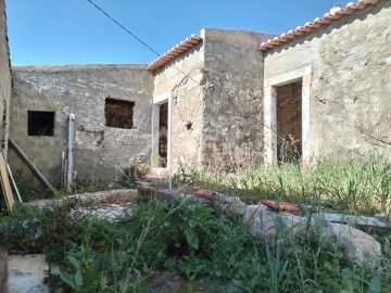 House 4 Bedrooms in Lousa