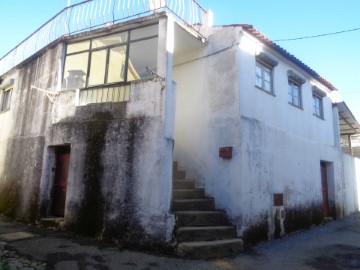 Maison 2 Chambres à Peso e Vales do Rio