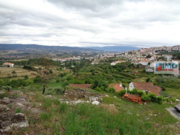 Terreno em Cantar-Galo e Vila do Carvalho