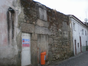 Moradia  em Cantar-Galo e Vila do Carvalho