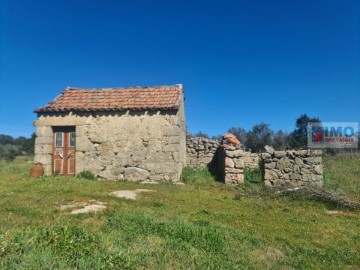 Country homes  in Tinalhas