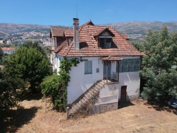 House 6 Bedrooms in Covilhã e Canhoso