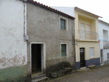 House 2 Bedrooms in Escalos de Baixo e Mata