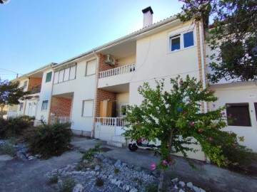 House 3 Bedrooms in Covilhã e Canhoso