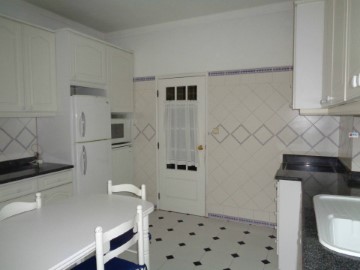 Apartamento 4 Quartos em Covilhã e Canhoso