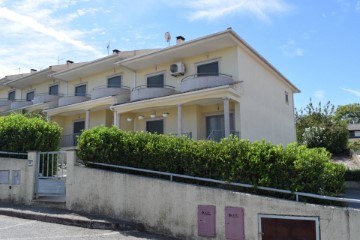 Maison 4 Chambres à Boidobra