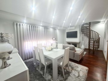 Apartment 3 Bedrooms in Lourosa