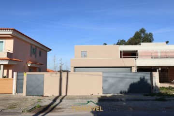 Casa o chalet 3 Habitaciones en Santa Maria da Feira, Travanca, Sanfins e Espargo