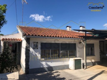 House 3 Bedrooms in Cernache do Bonjardim, Nesperal e Palhais