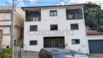 House 4 Bedrooms in Troviscal