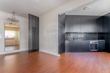 Apartment 2 Bedrooms in Penha de França