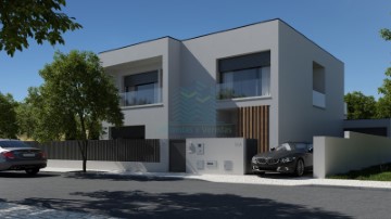 House 4 Bedrooms in Nossa Senhora de Fátima