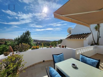 House 3 Bedrooms in Calahonda-Chaparral