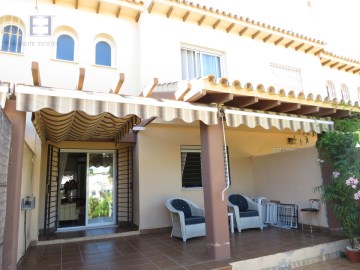 House 3 Bedrooms in Calahonda-Chaparral