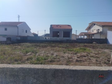 Land in Serzedo e Perosinho