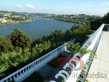 House 6 Bedrooms in Oliveira do Douro