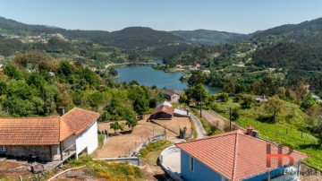 Quintas e casas rústicas 2 Quartos em Oliveira de Frades, Souto de Lafões e Sejães