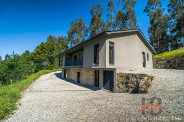 Quintas e casas rústicas em Oliveira de Frades, Souto de Lafões e Sejães