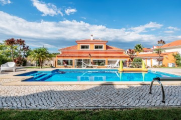 House 5 Bedrooms in Alenquer (Santo Estêvão e Triana)