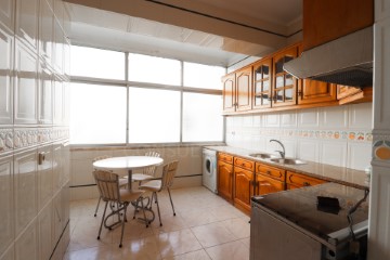 Apartment 4 Bedrooms in Alverca do Ribatejo e Sobralinho
