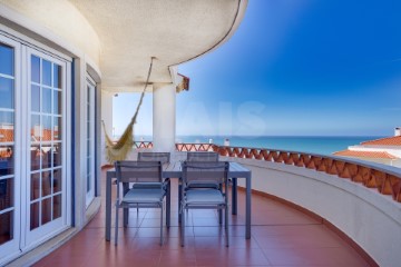 Apartment 4 Bedrooms in Ericeira