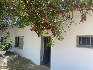 House 3 Bedrooms in Ferreiras