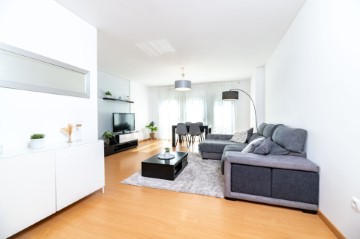 Apartamento 3 Quartos em Camarate, Unhos e Apelação