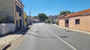 Maison 4 Chambres à Loures