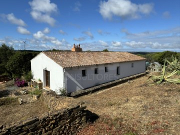 Moradia 2 Quartos em Bensafrim e Barão de São João