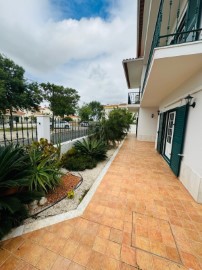 House 5 Bedrooms in Samora Correia