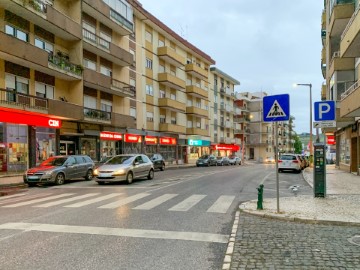 Locaux commerciaux à União Freguesias Santa Maria, São Pedro e Matacães