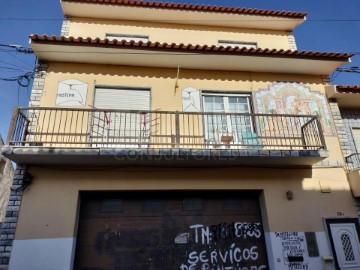 House 4 Bedrooms in Bombarral e Vale Covo