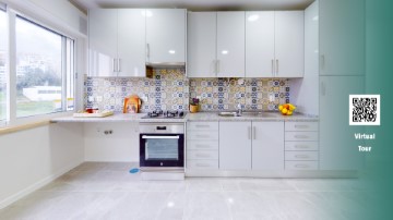 Apartment 3 Bedrooms in Queluz e Belas