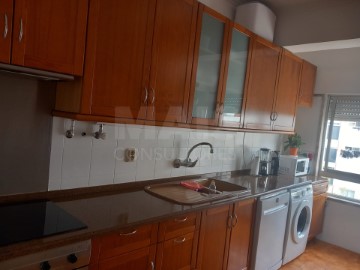 Apartamento 3 Quartos em Póvoa de Santa Iria e Forte da Casa