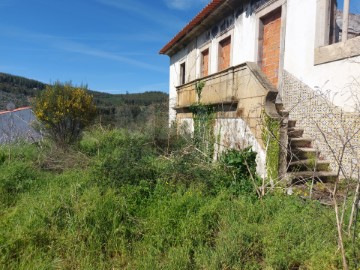 Maison 3 Chambres à Vila Cova de Alva e Anseriz