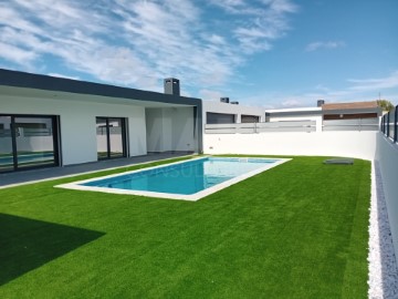 House 4 Bedrooms in Azeitão (São Lourenço e São Simão)