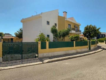 House 7 Bedrooms in Porto Salvo