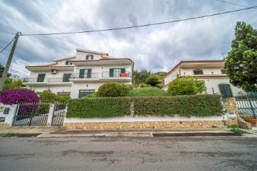 Maison 4 Chambres à Arranhó