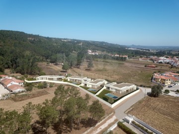 Maison 3 Chambres à Famalicão