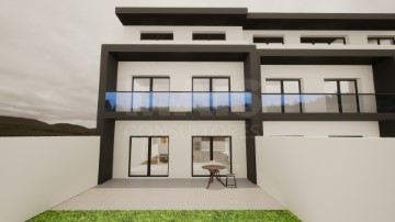 House 5 Bedrooms in Santa Iria de Azoia, São João da Talha e Bobadela