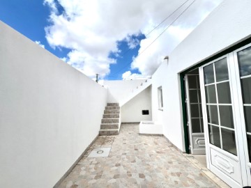 House 2 Bedrooms in Lourinhã e Atalaia